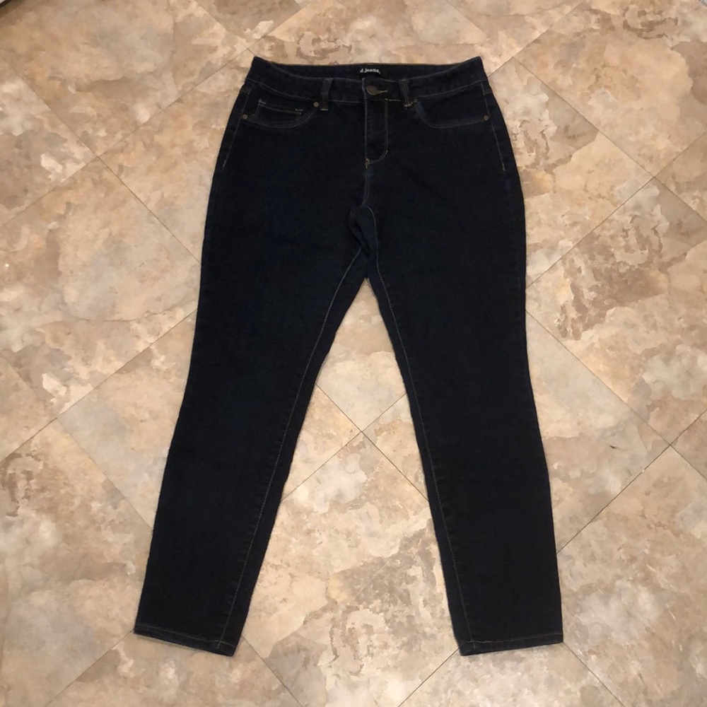 d. Jeans dark wash jegging size 8P